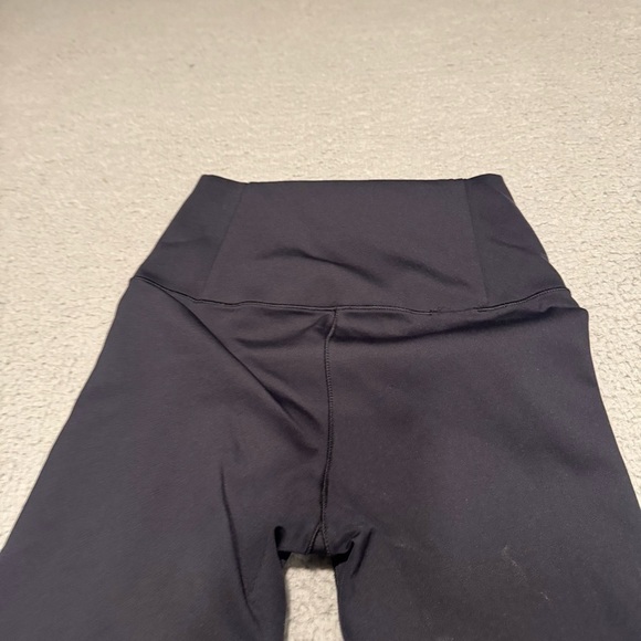 Vuori Evolve Legging Women's Uplift™ Legging Color Black Size XS - Picture 5 of 8